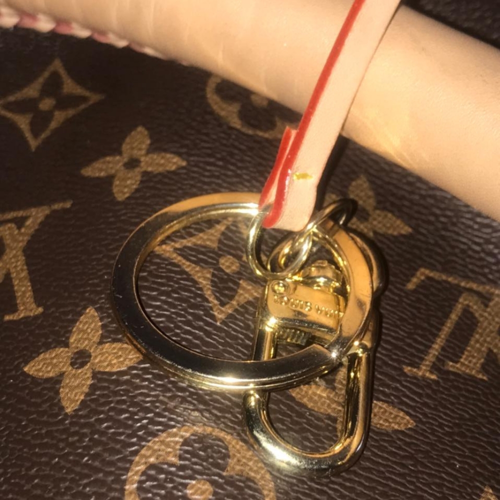Louis Vuitton artsy bag
